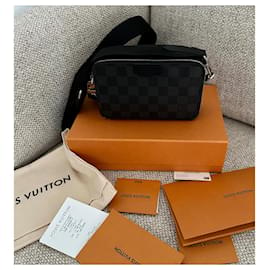 Louis Vuitton-Louis Vuitton Alpha Wearable Monogram men's bag-Grey