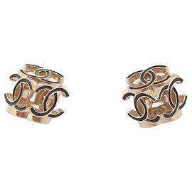 BOUCLES D'OREILLES CHANEL PUCES CUBE LOGO CC 3D METAL DORE STEEL EARRINGS Doré