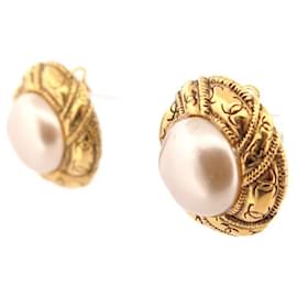 Chanel-VINTAGE BOUCLES D'OREILLES CHANEL PERLES 1970 EN METAL DORE GOLDEN EARRINGS-Doré