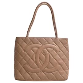 Chanel-Chanel Medaillon-Beige