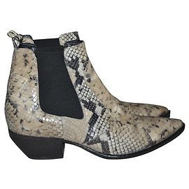 Elena Lachi Short boots Multiple colors