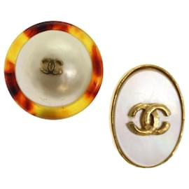 Chanel-CHANEL Earring White CC Auth bs7031-White