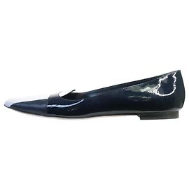 Manolo Blahnik Blaue Lackleder-Flats mit spitzer Spitze – Größe EU 41.5 Blau
