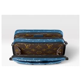 Louis Vuitton-LV Alpha Nano messenger-Blue