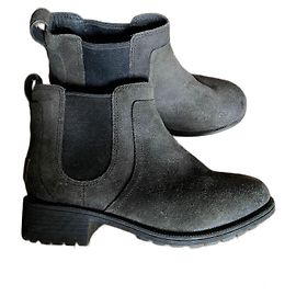 Neue UGG-Lederstiefel mit Fellfutter Schwarz