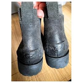 Ugg-New UGG fur-lined leather boots-Black