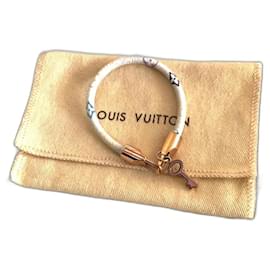 Bracelet en argent 925 Louis Vuitton avec facture