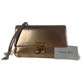 Bolsa Miss Dior Promenade Outro