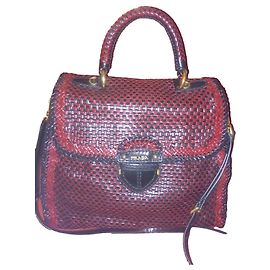 Bolso Madrás Prada Rubino Nero de piel de cabra tejida Negro Burdeos