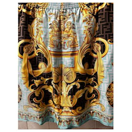 Versace-Pantalones cortos de seda Fendace-Dorado