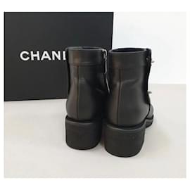 Chanel-Chanel Botins de couro Turnlock CC de couro de bezerro preto-Preto