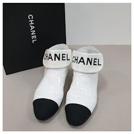 Chanel-Bottines Chanel blanches noires-Noir,Blanc