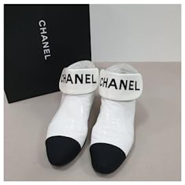 Chanel-Chanel Weiße schwarze Stiefeletten-Schwarz,Weiß