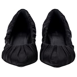 Khaite-Zapatos de salón con tacón bajo fruncido Khaite Palermo en satén negro-Negro