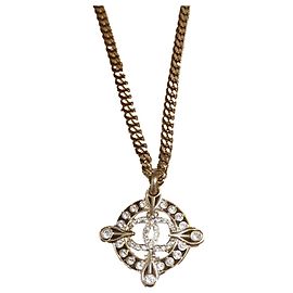 COLLAR CHANEL CON COLGANTE CON LOGO CC STRASS Gold hardware