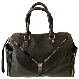 Sac style Boston en cuir noir Diesel Noir