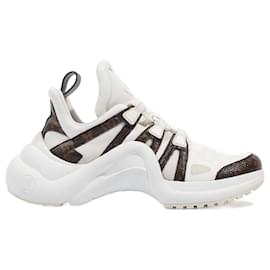 Louis Vuitton Sneakers White Leather ref.1026159 - Joli Closet