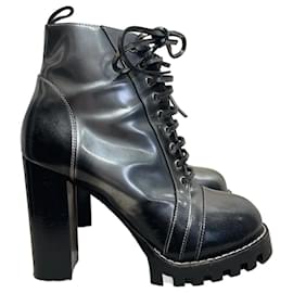 Lauréate leather boots Louis Vuitton Black size 38 EU in Leather