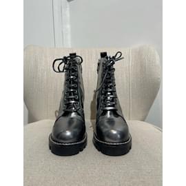 LOUIS VUITTON Ankle boots T.EU 37 leather Black ref.998440 - Joli Closet