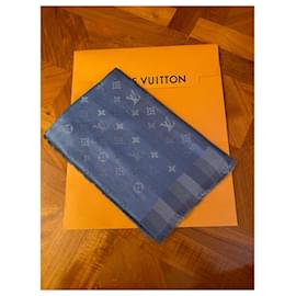 Louis Vuitton STOLA LV Silk ref.1032556 - Joli Closet