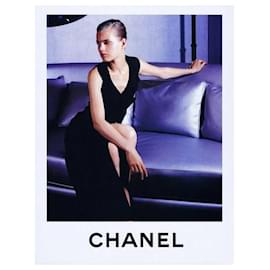 Chanel-Schick! Chanel 97c Karl Lagerfeld-Kreuzfahrt 1997 schwarzes Abendkleid und Logo-Knöpfe-Schwarz