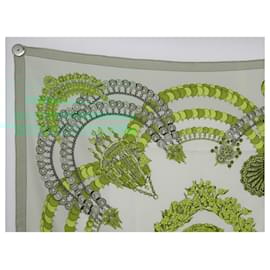 Hermès-VINTAGE FOULARD HERMES KOSMINA SOIE VERT CARRE 90 GREEN SILK SCARF-Vert