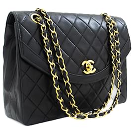 Chanel-CHANEL Vintage Half Moon Chain Bolsa de ombro com aba única acolchoada-Preto