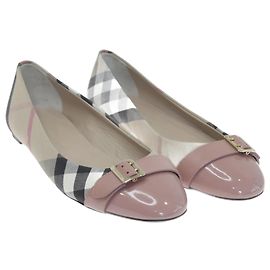 Burberry Flat Ballet com Fivela Nova Check Bege Bege