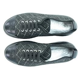 Chanel-Chanel Grey Tweed And Leather CC Cap Toe Low Top Sneakers-Grey