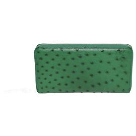 Gucci Cartera con cremallera de bambú de avestruz verde Verde