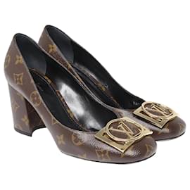 Louis Vuitton Peep Toe Suede Pumps Eyeline 37.5 Gold Heel