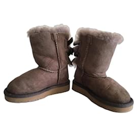Ugg-Ugg Bailey Bow II, Classic Boot Kids size 22,5-Light brown