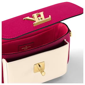 Louis Vuitton-LV LockMe Suave cor rosa-Rosa