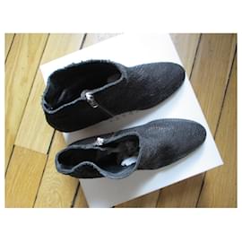 Sandro-Low matt black python boots, Pointure 36.-Black