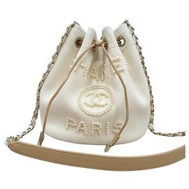 Chanel Bolsa Deauville com logotipo pérola Bege