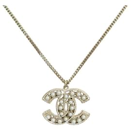Chanel-NEW CHANEL NECKLACE CC LOGO AND PEARLS 40/60 GOLDEN METAL GOLDEN NECKLACE-Golden