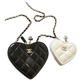 Mini bolsos Chanel con corazón Negro Blanco