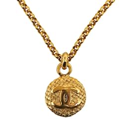 Chanel-CC Logo Medallion Pendant Necklace-Golden
