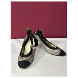 Chanel heels - Joli Closet