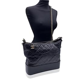 Chanel-Grand sac à bandoulière Hobo Gabrielle en cuir matelassé noir-Noir