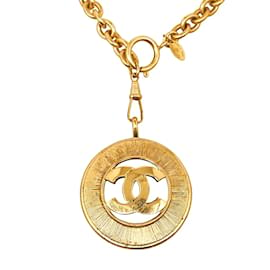 Chanel-CC Sunburst Medallion Pendant Necklace-Golden