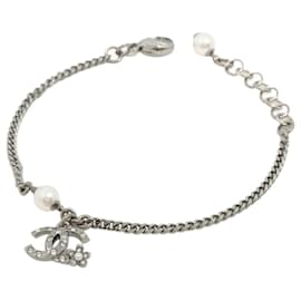Chanel-Silver bejewelled CC bracelet-Silvery