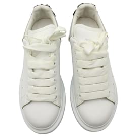 Alexander Mcqueen-Alexander McQueen Larry verzierte Sneakers aus weißem Leder-Weiß