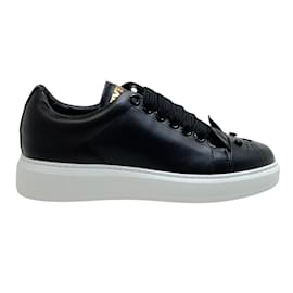 Autre Marque-Vivetta Black Leather Cat Sneakers-Black