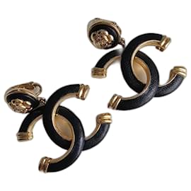 Chanel-Aretes-Gold hardware