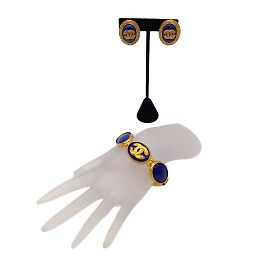 Chanel blu / Gold-Tone 2008 Set di due pezzi di orecchini a clip e bracciale con pietra con logo CC D'oro