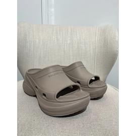 Balenciaga-BALENCIAGA  Sandals T.eu 38 rubber-Beige