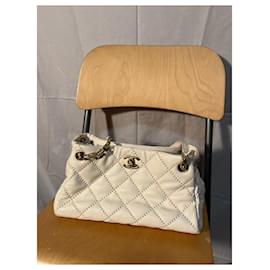 Chanel Gabrielle Silvery Leather ref.588702 - Joli Closet