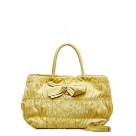 Prada-Borsa a tracolla in pelle Prada Nappa Gaufre Bow Handbag in buone condizioni-Giallo