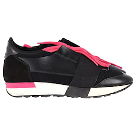 Balenciaga-Balenciaga Runner Sneakers in Black Polyurethane-Black